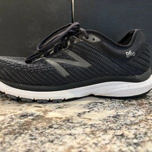 New Balance 860
